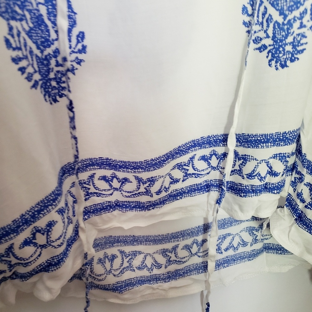 Delft blue & white bell sleeve boho peasant top - Picture 5 of 6